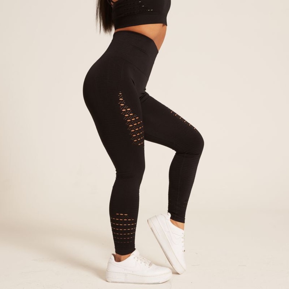 NWOT cutout leggings